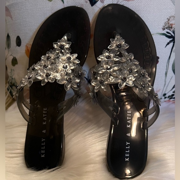 Kelly & Katie Floral Thong Sandals Size 7M - Picture 7 of 11